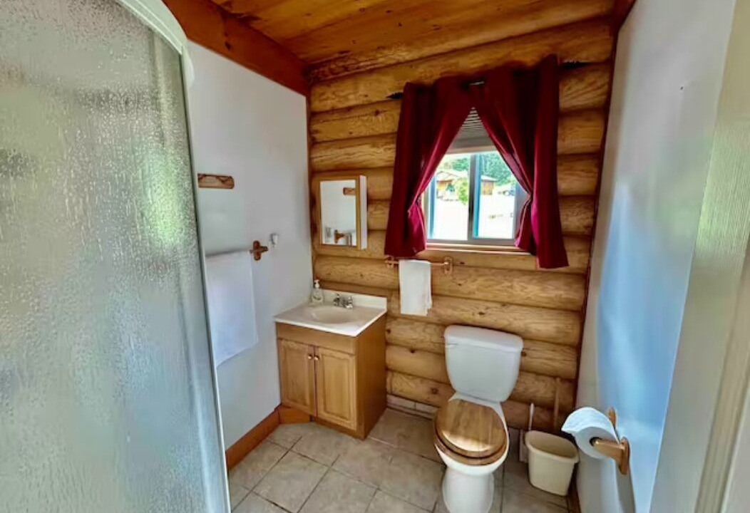 Photo of Bathroom in Unorganized Centre Parry Sound