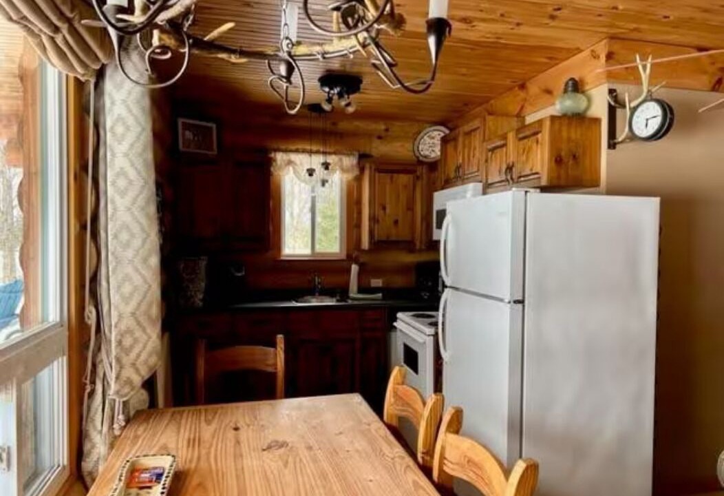 Photo of Kitchen in Unorganized Centre Parry Sound