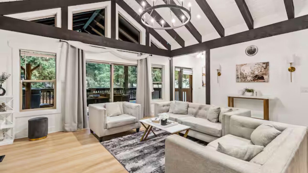 Photo of Livingroom in Swansea Point