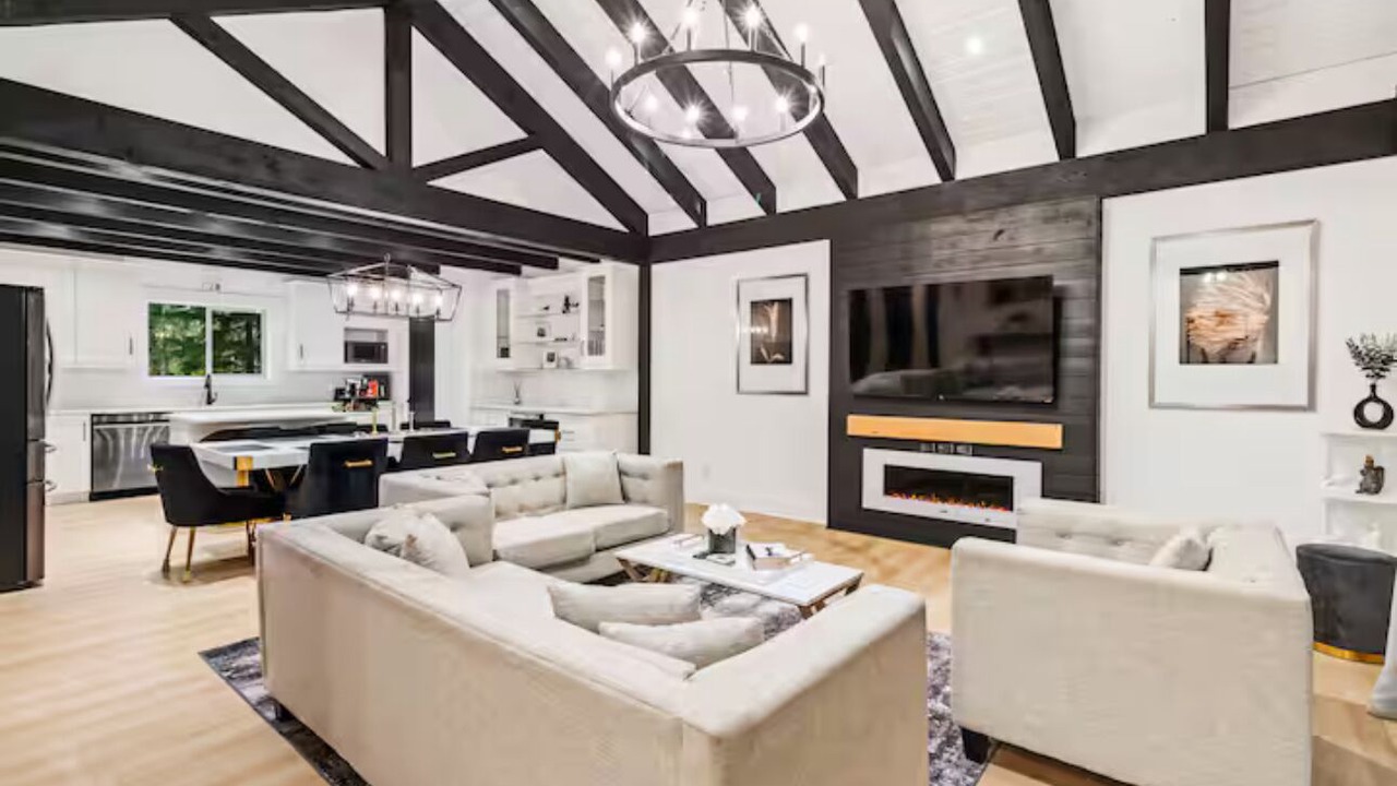 Photo of Livingroom in Swansea Point