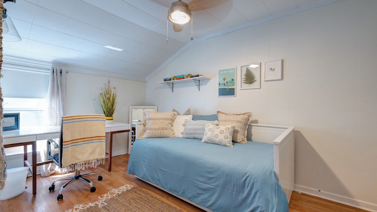 Photo of Bedroom in Birch Cliff