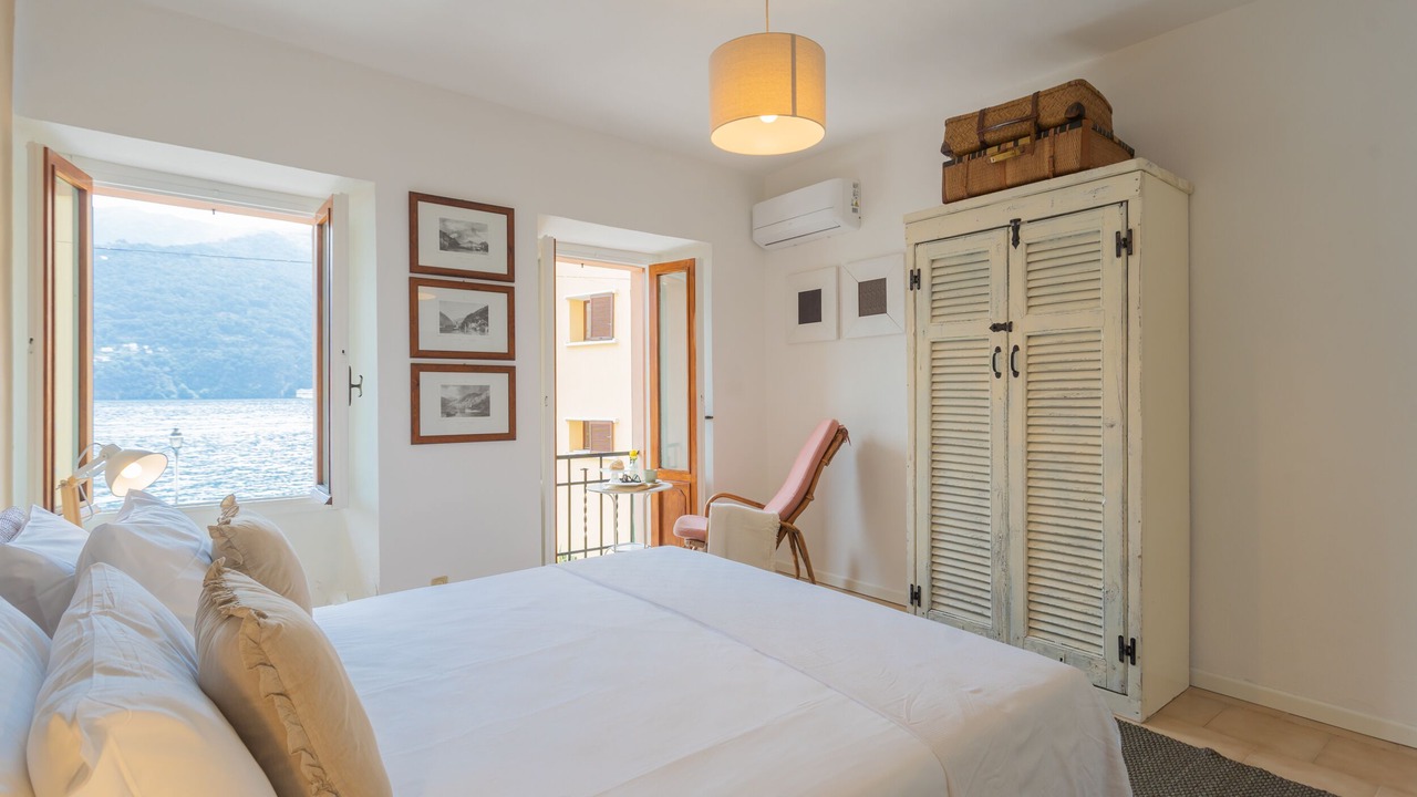 Photo of Bedroom in Carate Urio