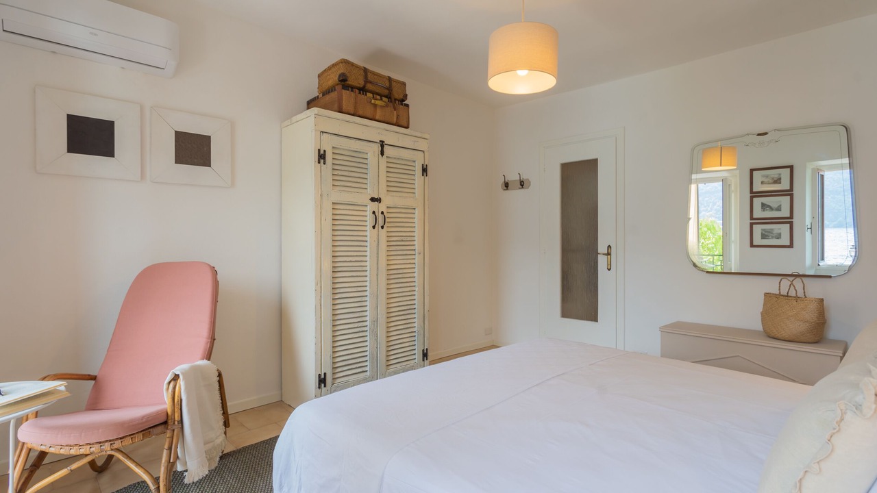 Photo of Bedroom in Carate Urio
