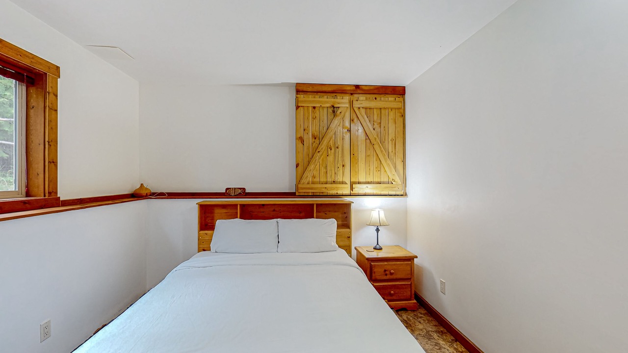 Photo of Bedroom in Christina Lake