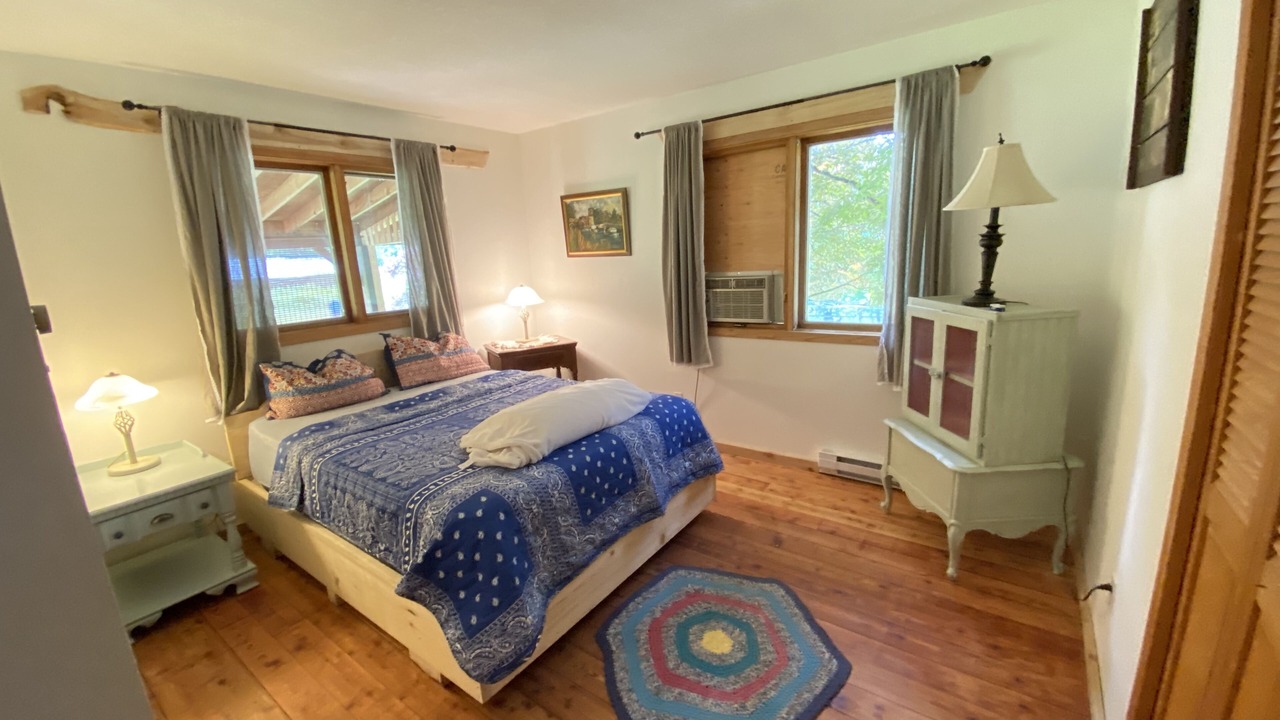 Photo of Bedroom in Central Kootenay