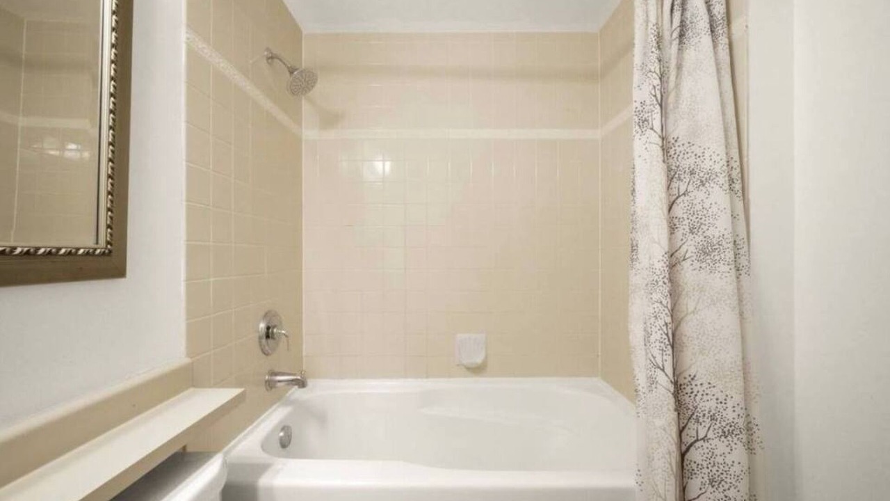 Photo of Bathroom in District of North Vancouver