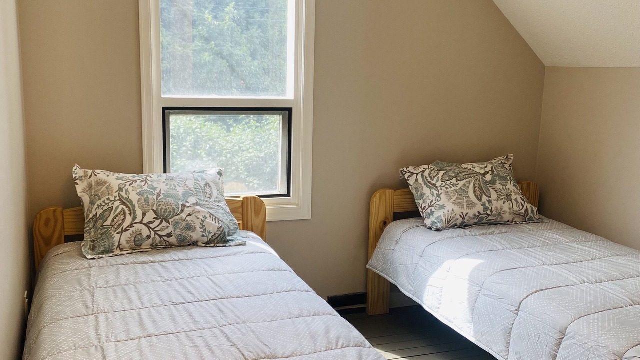 Photo of Bedroom in Canoe