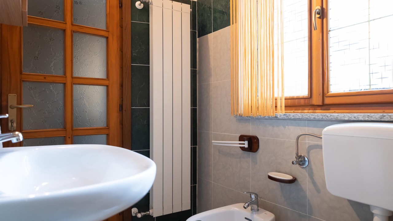Photo of Bathroom in Brusimpiano