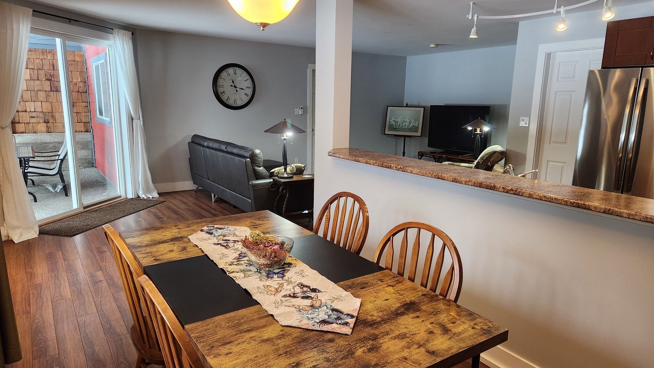 Photo of Livingroom in Duncan