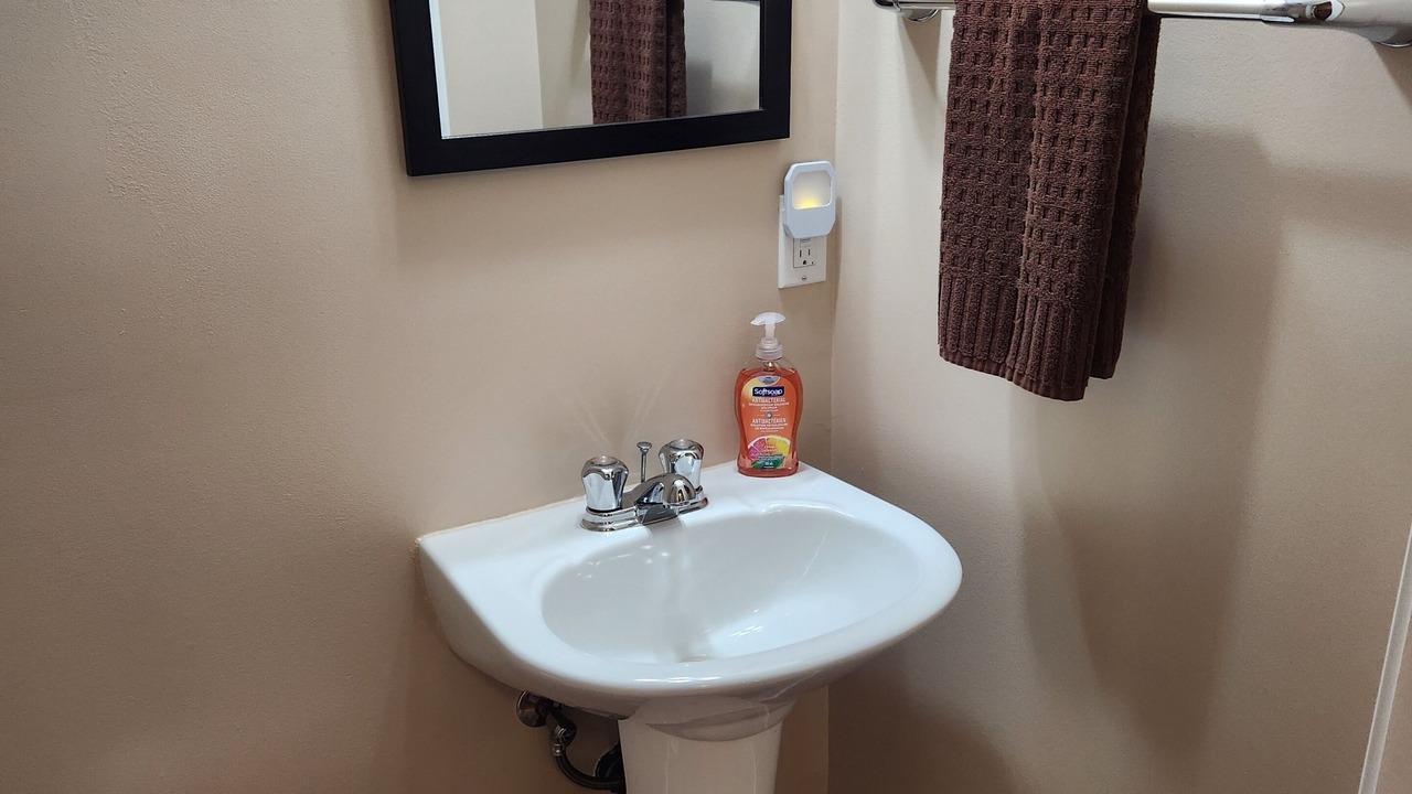 Photo of Bedroom in Duncan