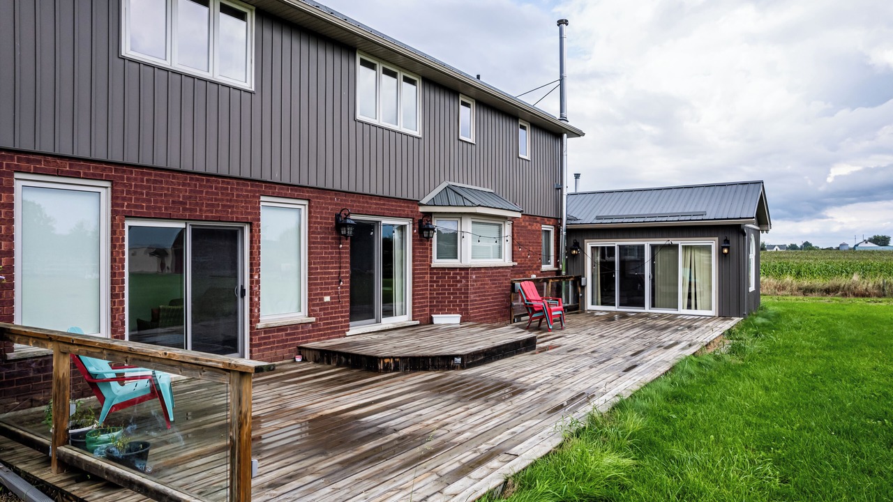 Photo of Patio Balcony in West Lincoln