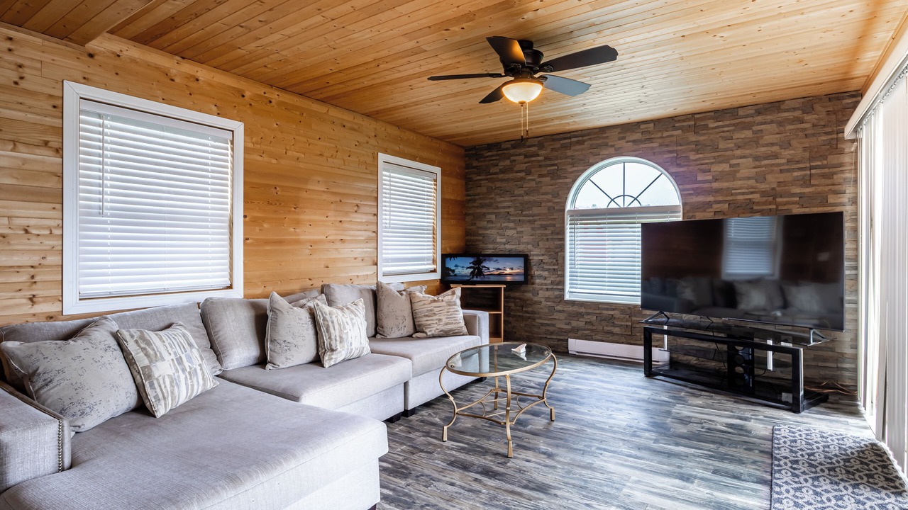 Photo of Livingroom in West Lincoln