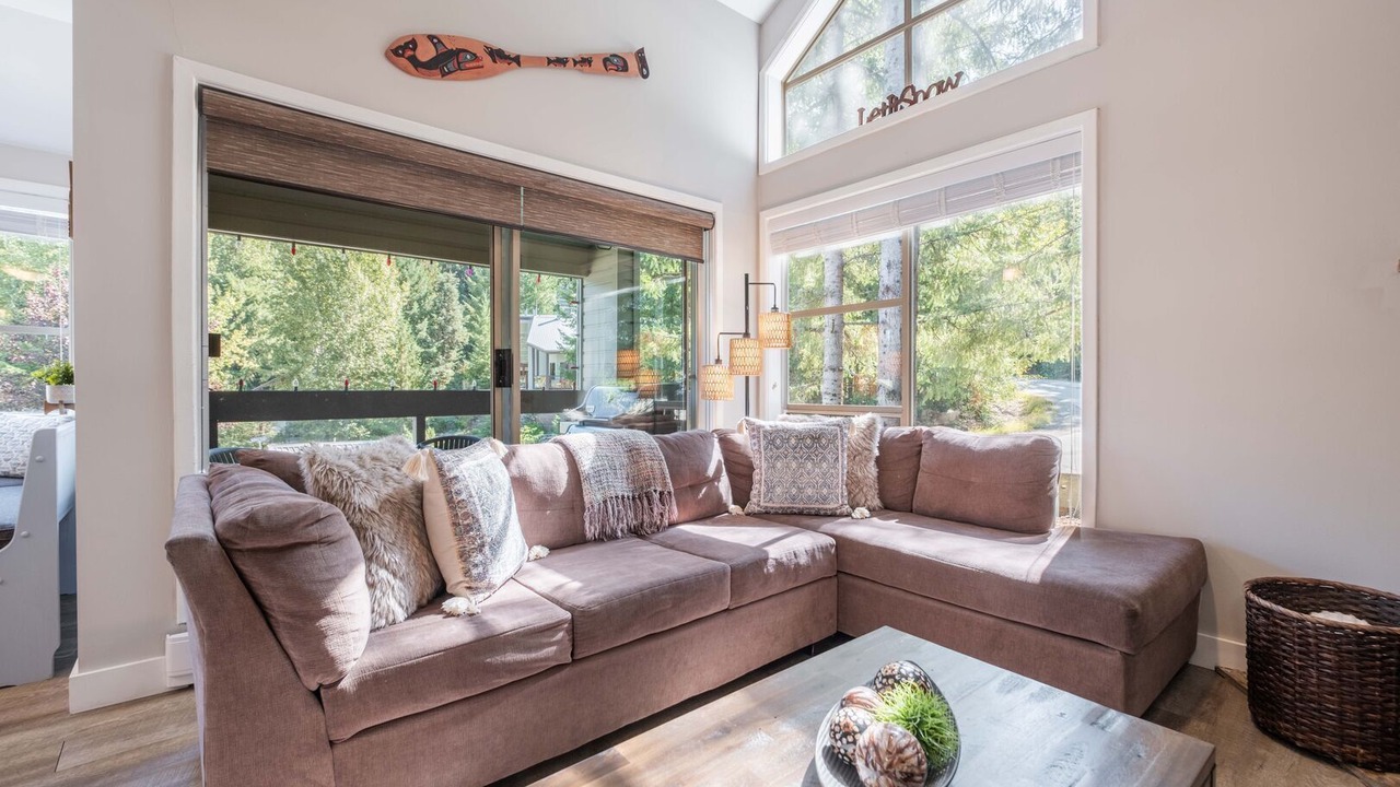 Photo of Livingroom in Whistler Creekside