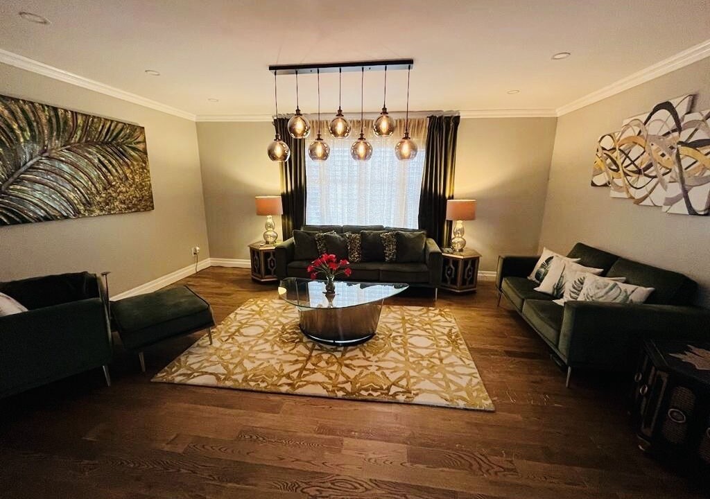Photo of Livingroom in Halton Regional Municipality