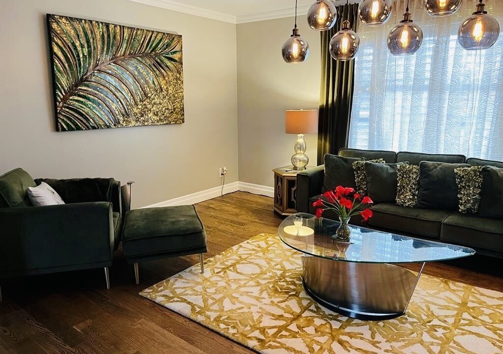 Photo of Livingroom in Halton Regional Municipality