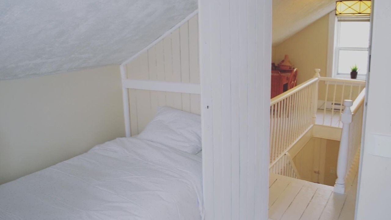 Photo of Bedroom in Loyalist