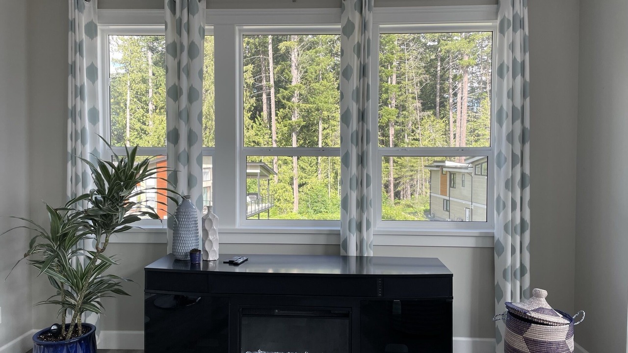 Photo of Livingroom in Shawnigan Lake