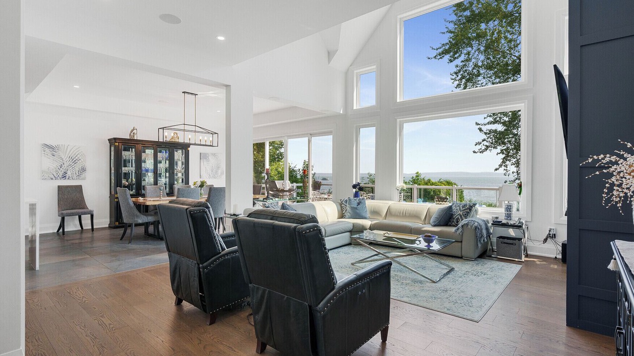 Photo of Livingroom in Innisfil