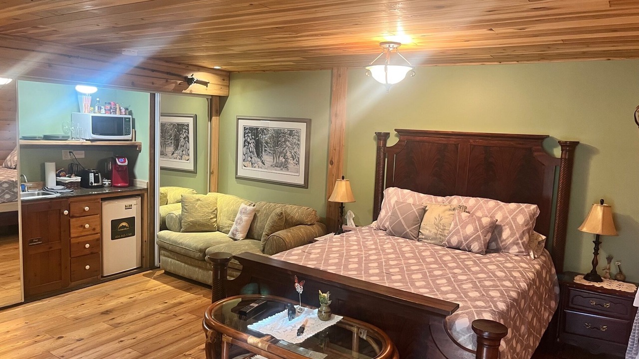 Photo of Bedroom in Maple Ridge