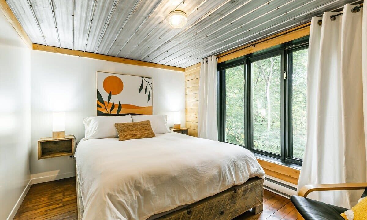 Photo of Bedroom in Lac-Brome