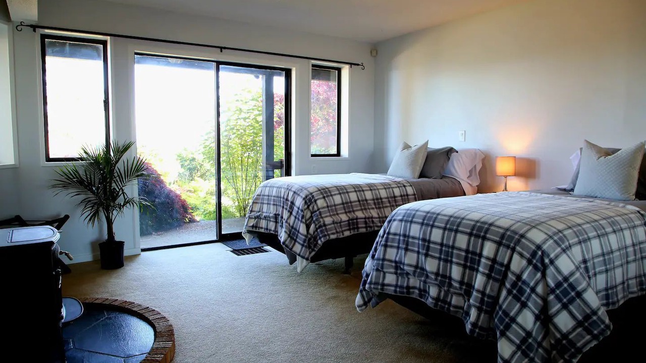 Photo of Bedroom in Otter Point