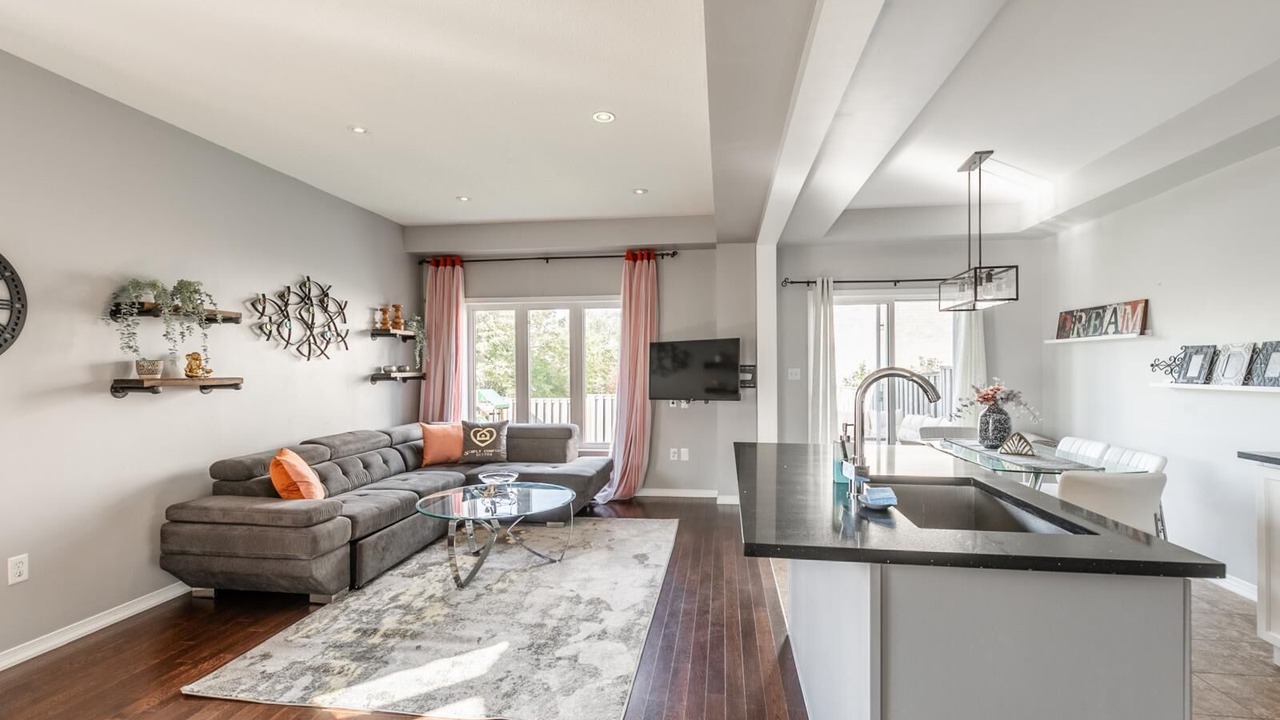 Photo of Livingroom in Stoney Creek