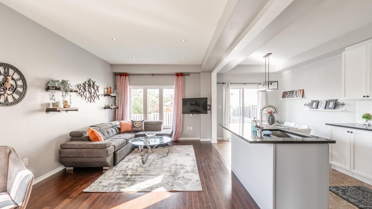 Photo of Livingroom in Stoney Creek