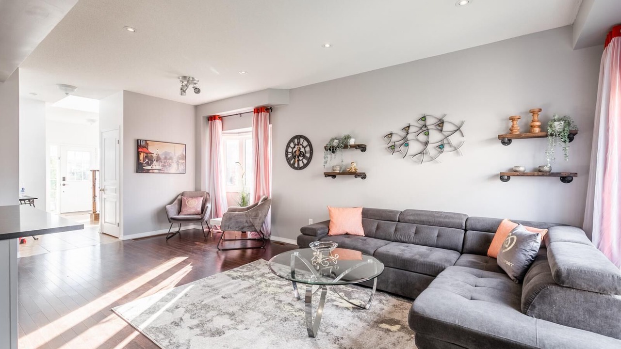 Photo of Livingroom in Stoney Creek