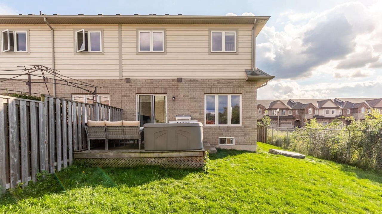 Photo of Patio Balcony in Stoney Creek