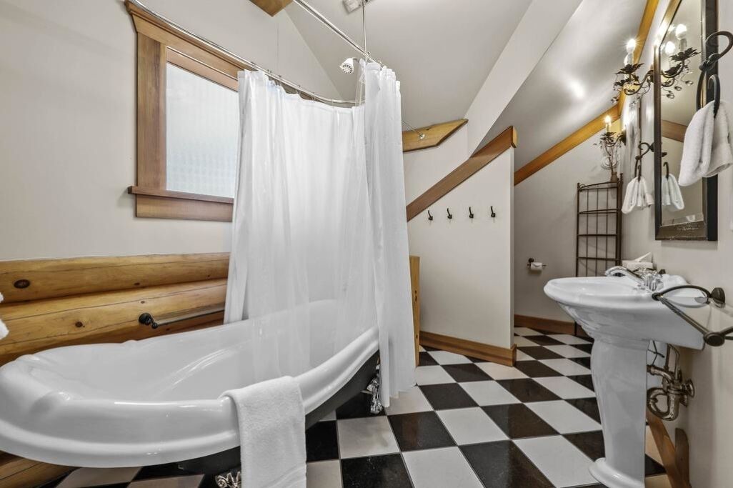 Photo of Bathroom in Fairways