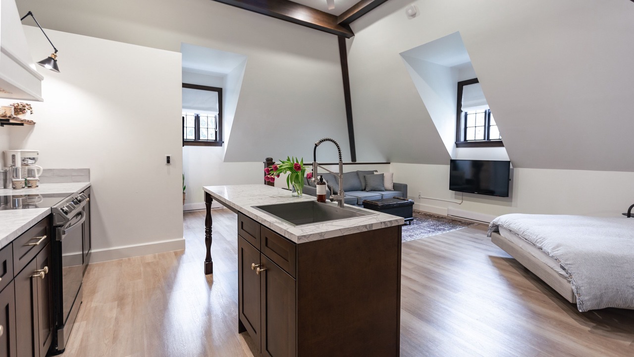 Photo of Bedroom in Maple Bay