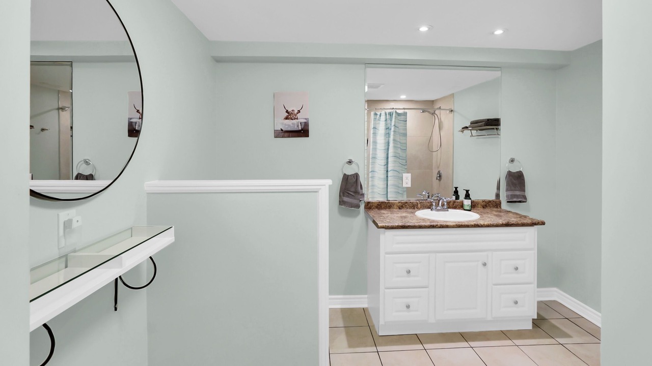 Photo of Bathroom in Niagara Falls