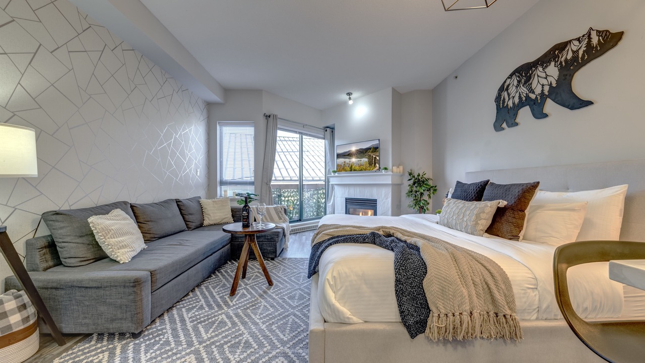 Photo of Bedroom in Whistler Cay Estates