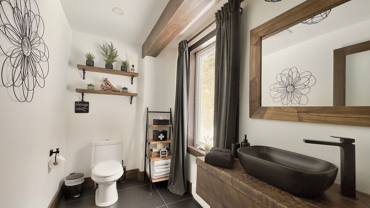 Photo of Bathroom in Lac-Superieur
