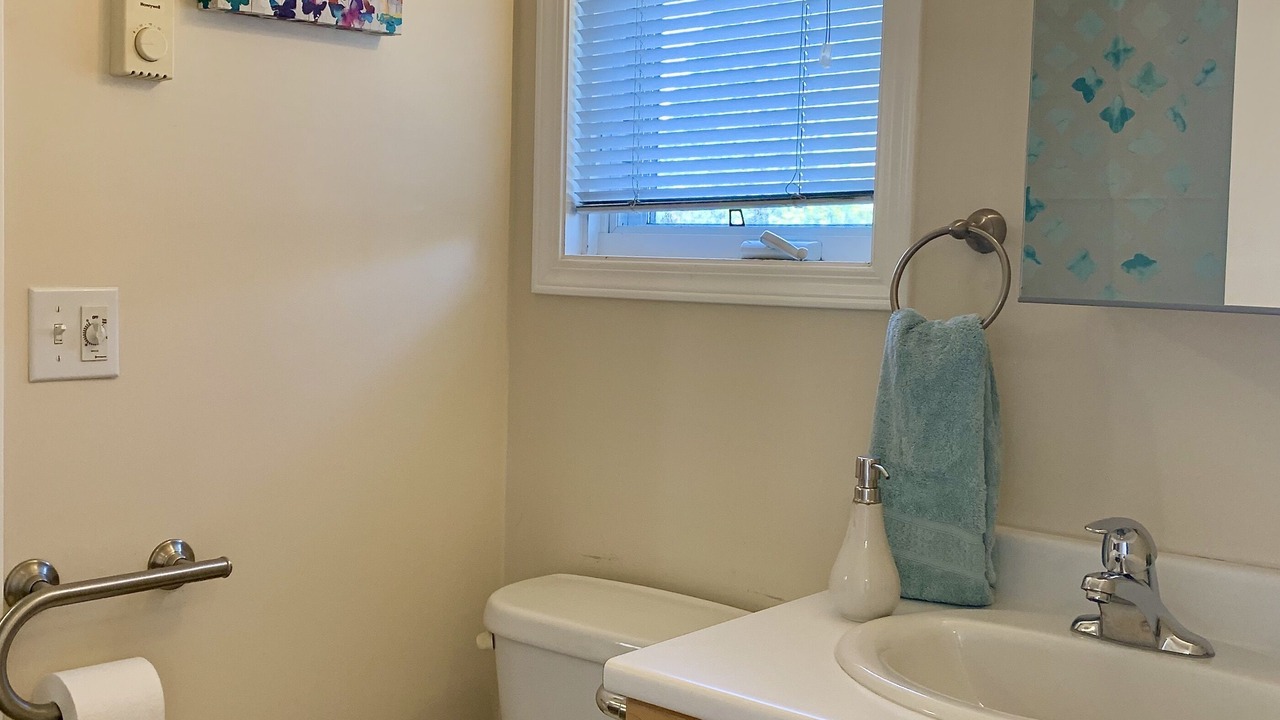 Photo of Bathroom in South Central
