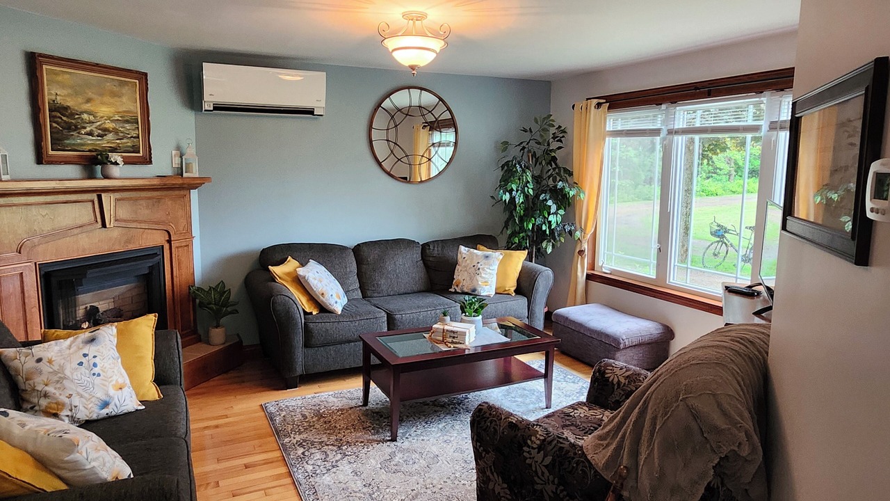 Photo of Livingroom in Fairview