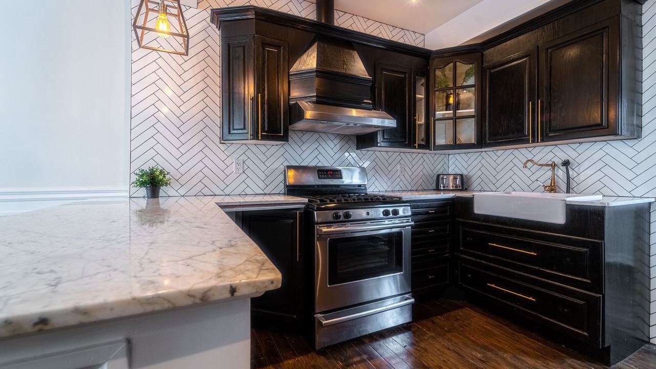 Photo of Kitchen in Downtown Niagara Falls