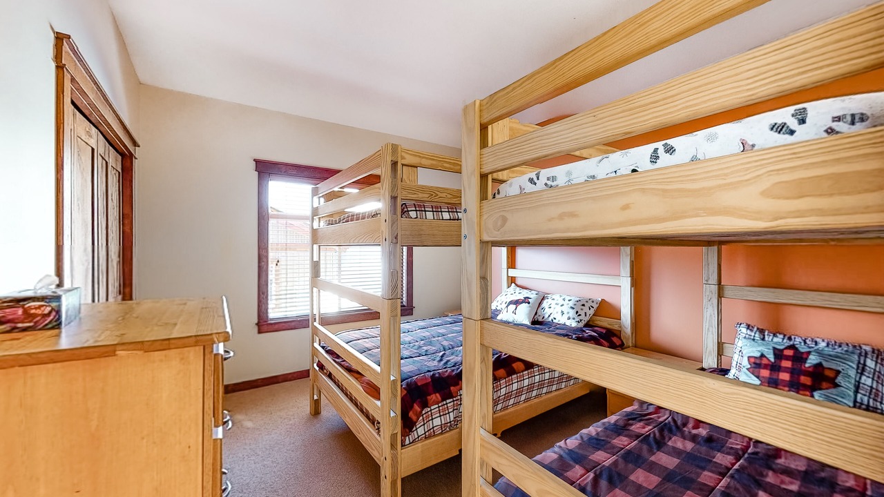 Photo of Bedroom in Snow Pine Estates