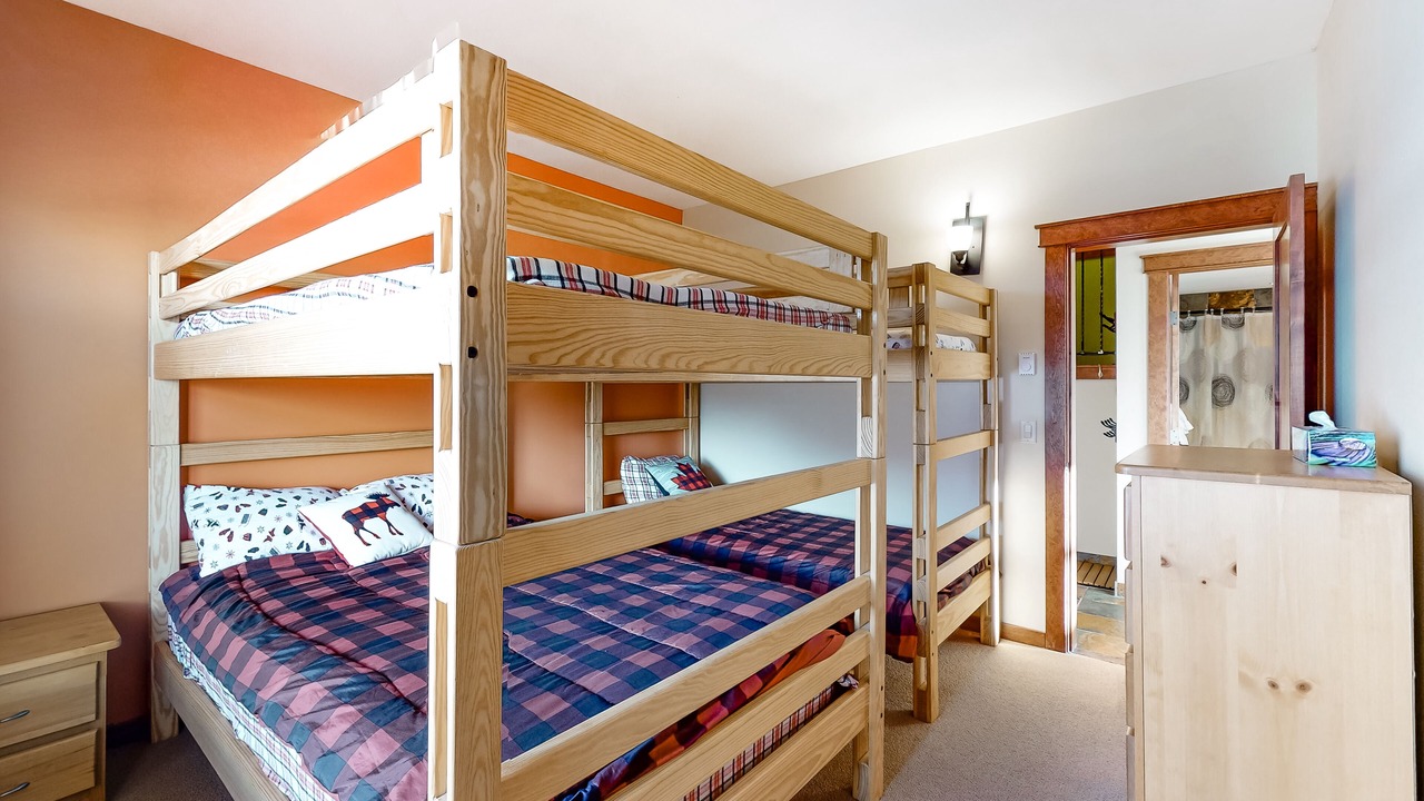 Photo of Bedroom in Snow Pine Estates