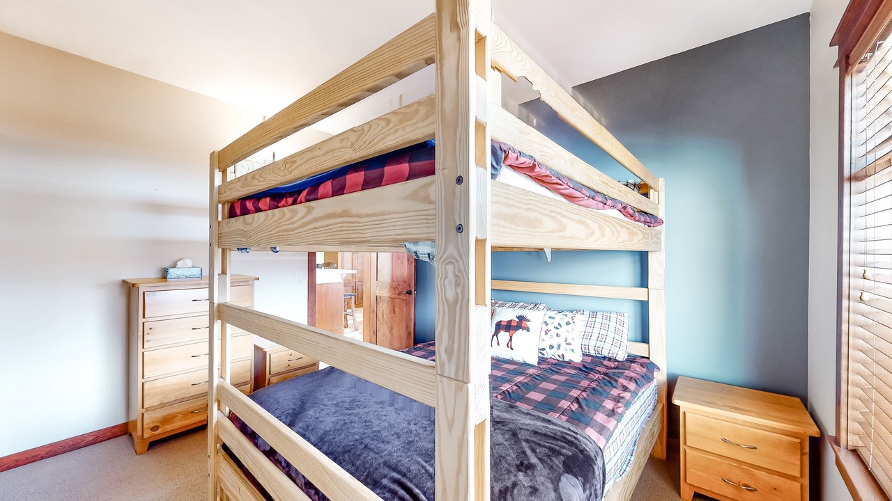 Photo of Bedroom in Snow Pine Estates