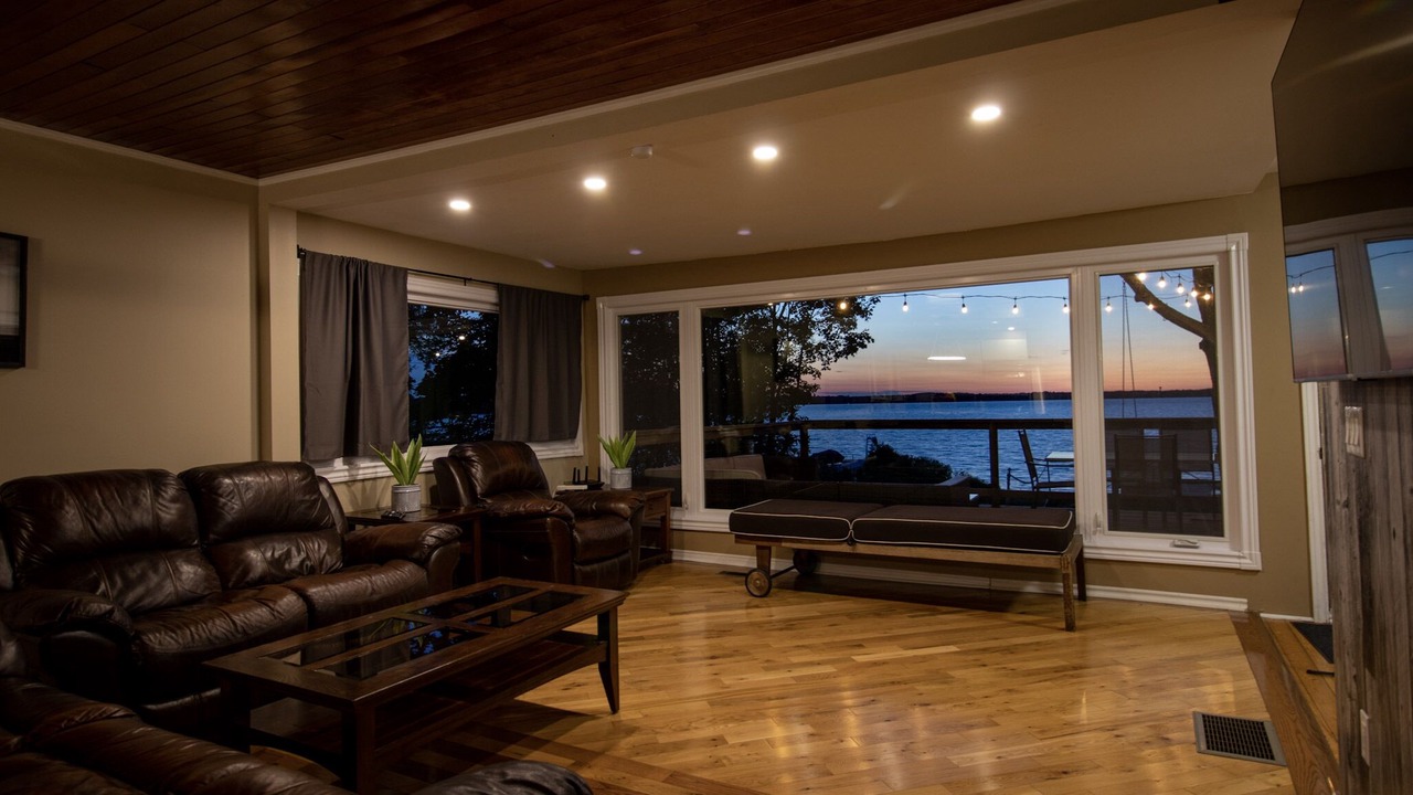 Photo of Livingroom in Scugog