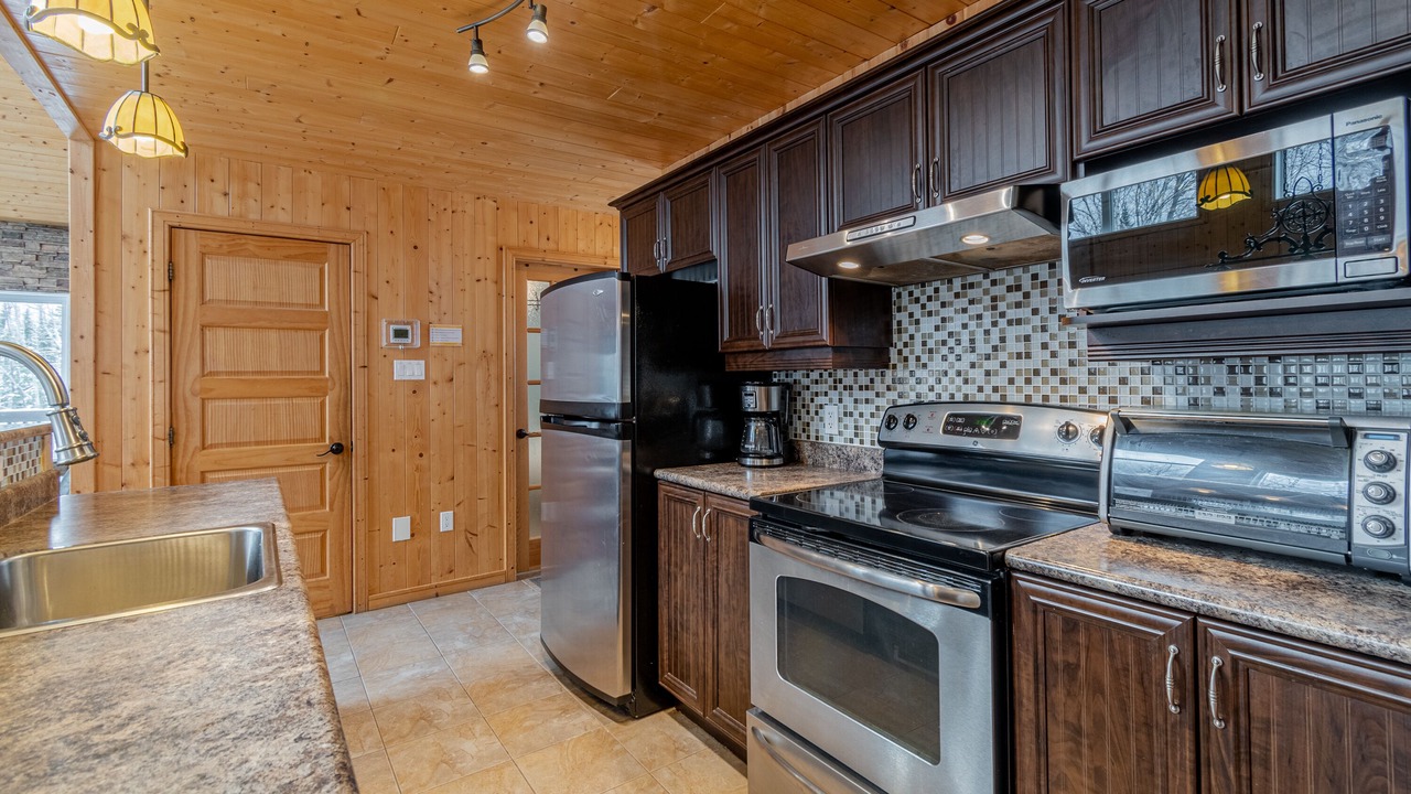 Photo of Kitchen in Petite-Riviere-Saint-Francois