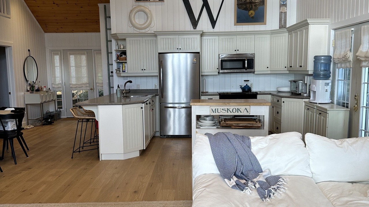 Photo of Livingroom in Muskoka Lakes
