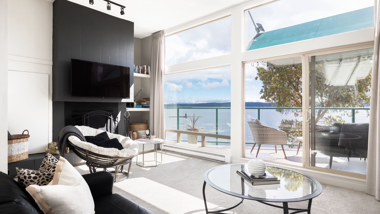 Photo of Livingroom in Yellow Point