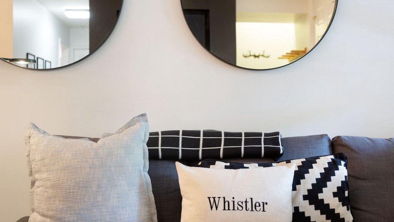Photo of Livingroom in Whistler Cay Heights