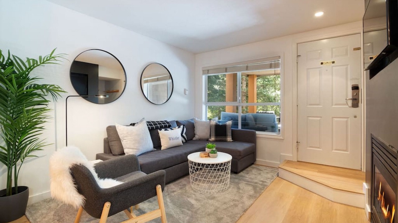 Photo of Livingroom in Whistler Cay Heights