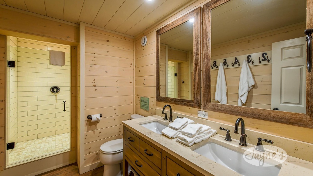 Photo of Bathroom in Muskoka Lakes