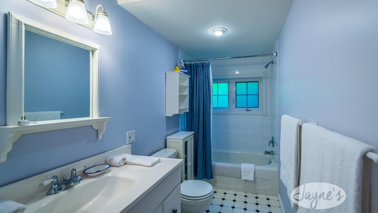 Photo of Bathroom in Muskoka Lakes
