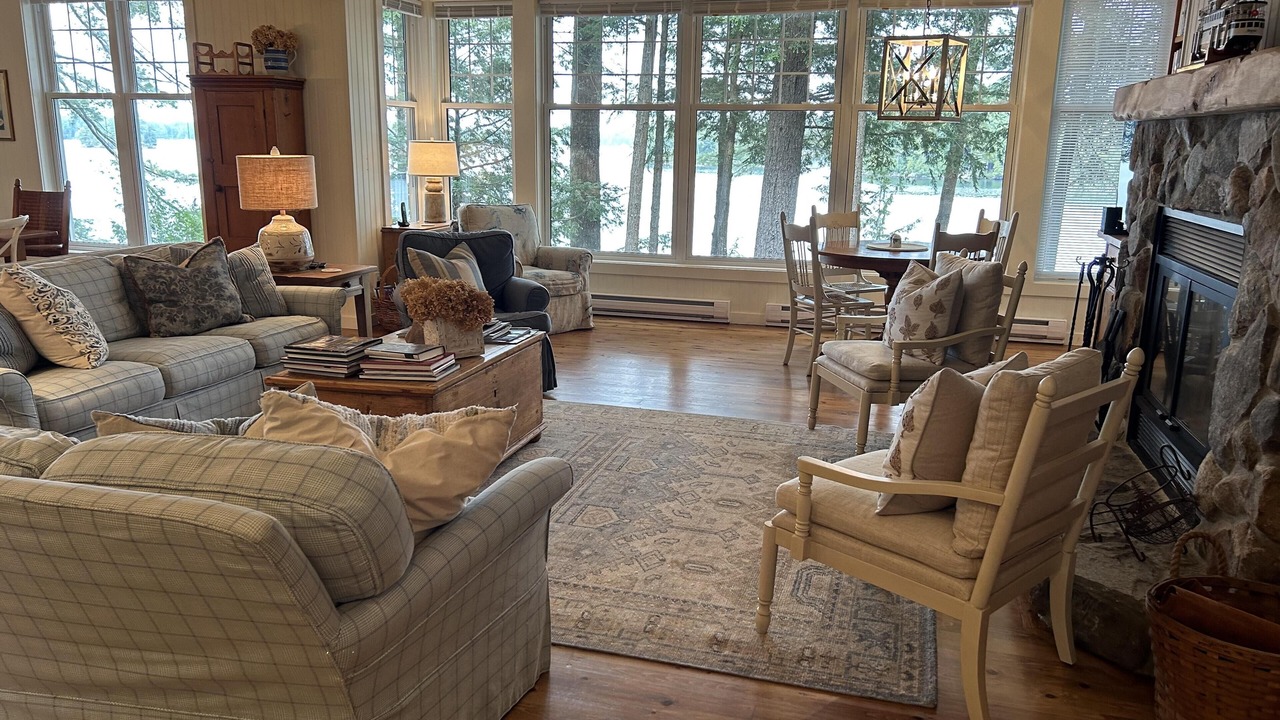 Photo of Livingroom in Muskoka Lakes