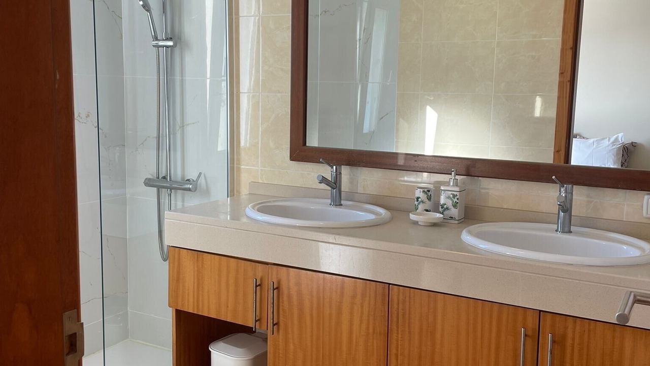Photo of Bathroom in Canico